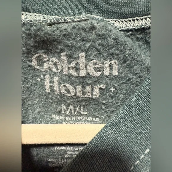 ⭐️SOLD⭐️NWT Urban Outfitters Basketball NYC College Crewneck Sweatshirt - Picture 5 of 6